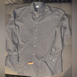 Worn once & dry cleaned. Nordstrom Rack dress shirt Size 17, 34/35
Black & white